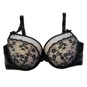 Victoria's Secret Very Sexy Padded Demi Coussine 36DD Black  Lace Floral